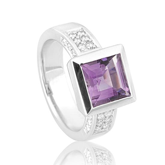 Hersteller-Originalaufnahme: RING - E.AMETHYST/Brill. 0,324 Ct. H/si; abgebildete Ausführung 41845120-34-20-1-0-48